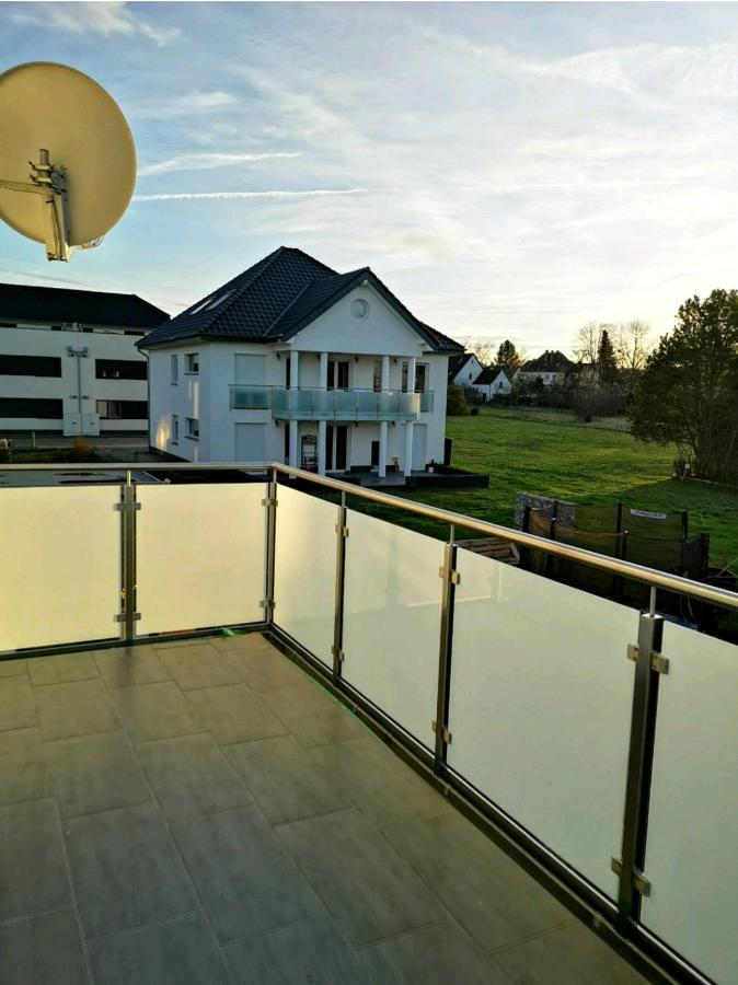 Modern Wohnen Ferienwohnung mit Wlan Netflix Parkplatz Bad Oeynhausen Exterior foto